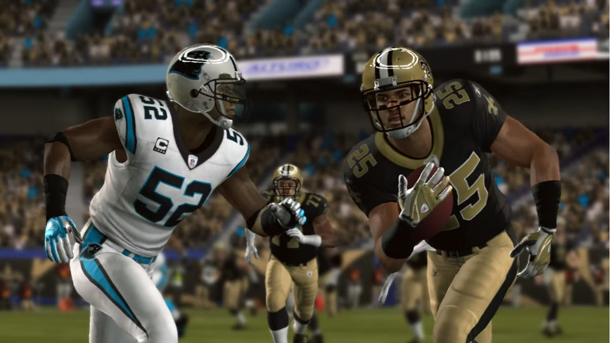 NCAA Football 11 for PlayStation 3 (PS3) at Gamers INC, featuring an authentic college football experience with a revamped ESPN-style presentation, dynamic lighting, and explosive new locomotion mechanics for smooth and realistic player movement on the field gameplay screenshot