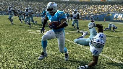 Madden NFL 2009 Xbox 360 video game, American football sports simulation, realistic gameplay, franchise and multiplayer modes, console title gameplay screenshot