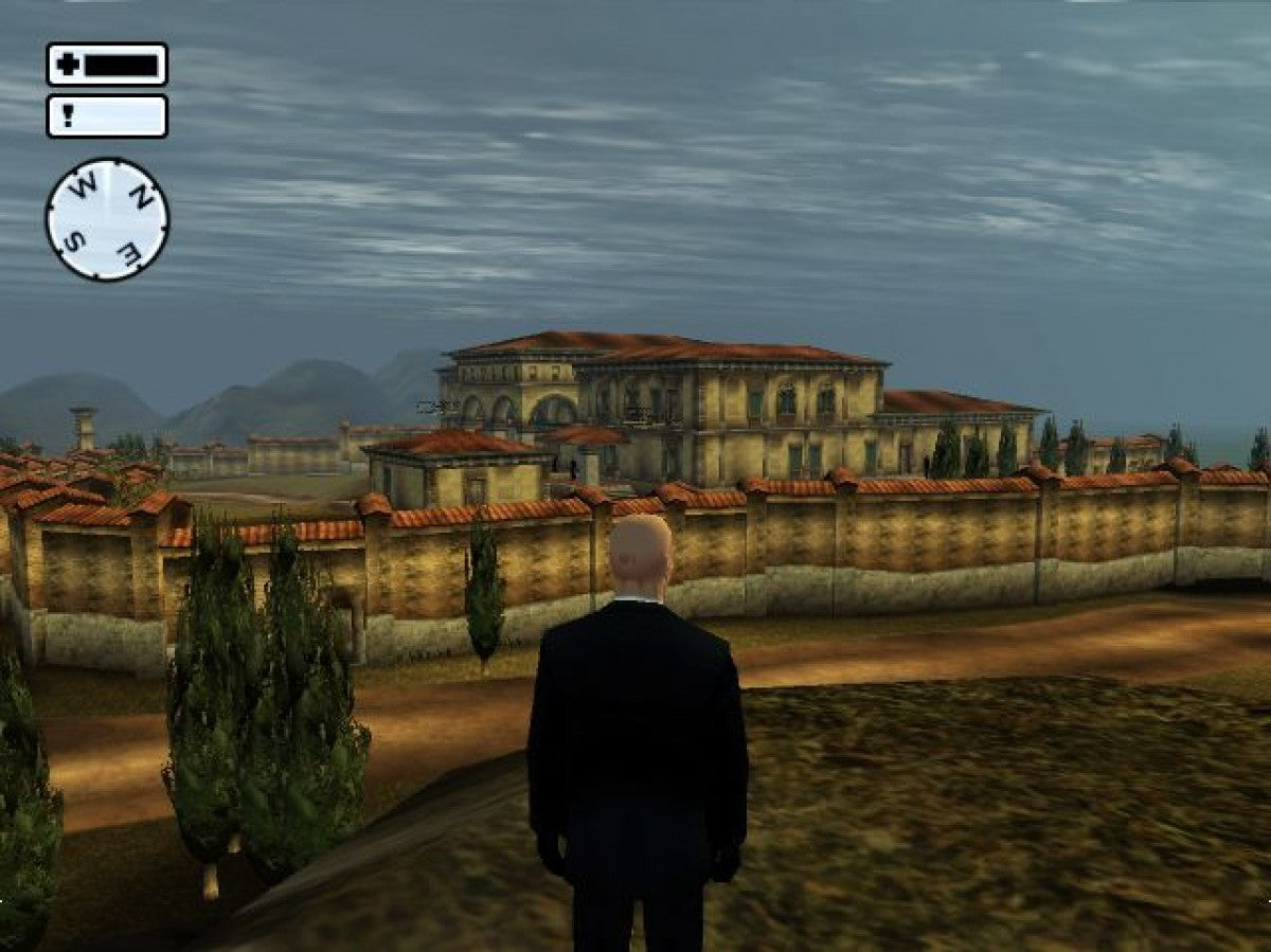 Hitman 2 Silent Assassin for Xbox (Xbox), gameplay, stealth action video game.