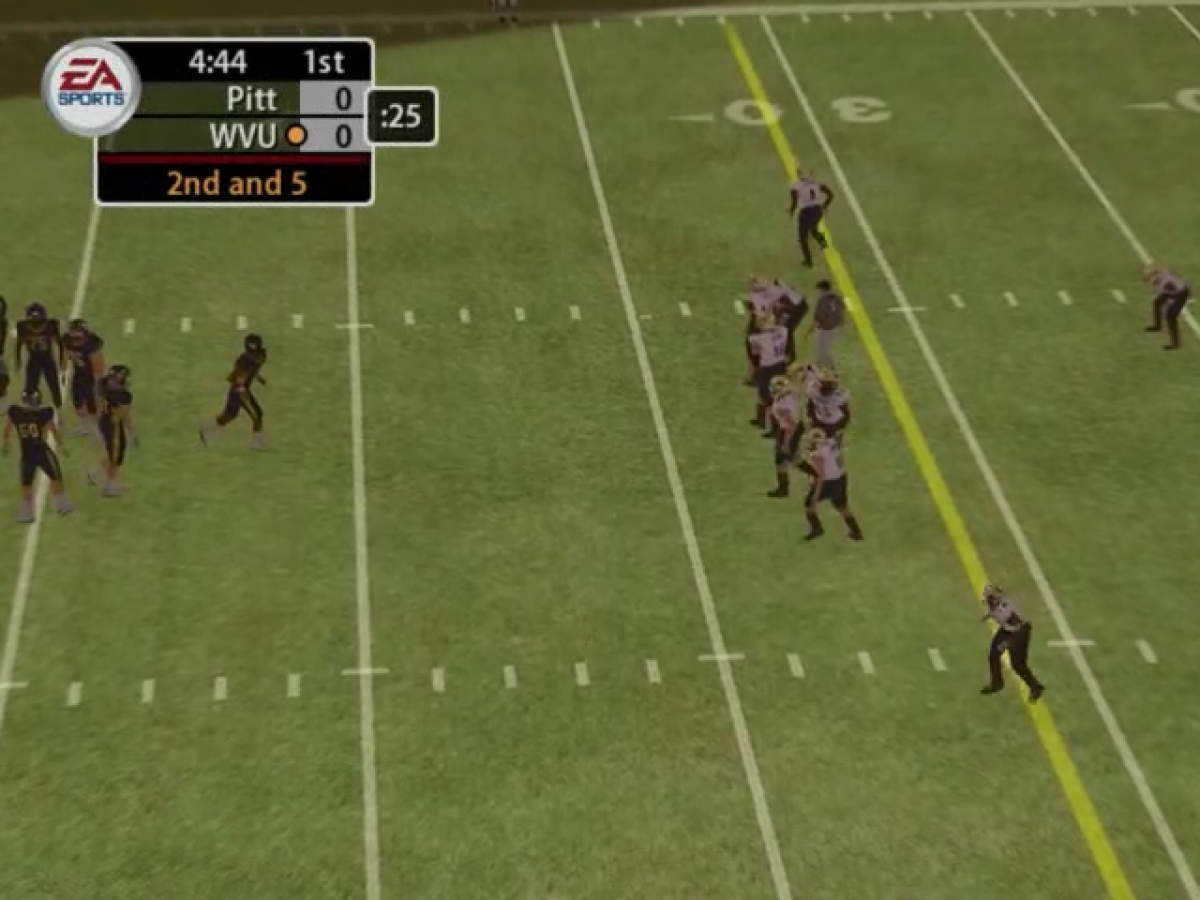 NCAA Football 2005 gameplay for Nintendo GameCube (GC) college football sports video game