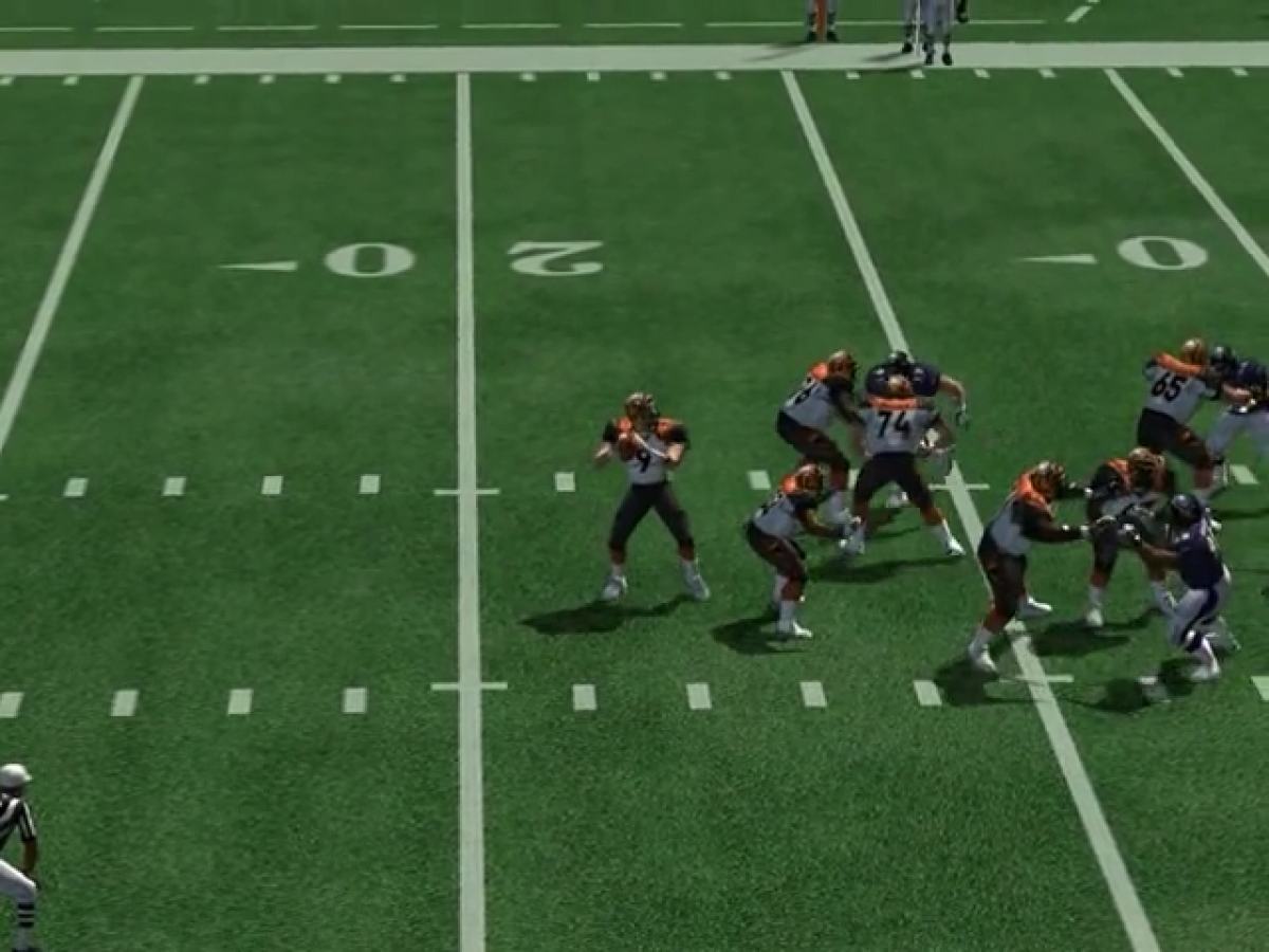 Madden NFL 2005 gameplay for GameCube (GC) sports football video game