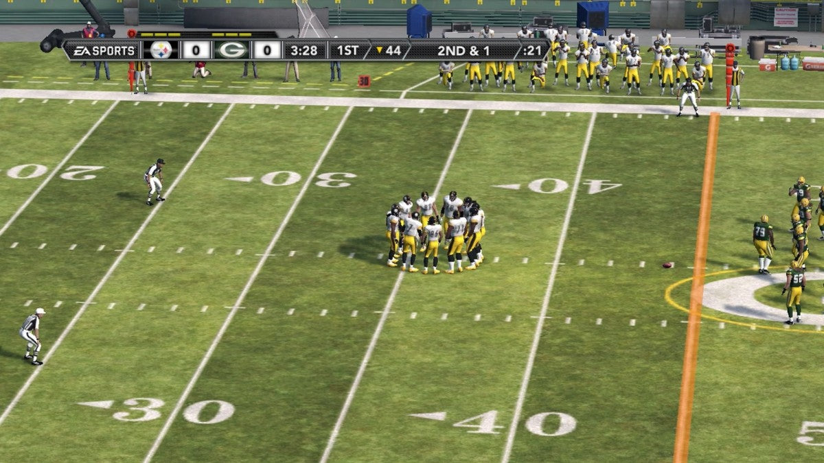 Madden NFL 12 gameplay for Xbox 360 (X360) sports football video game