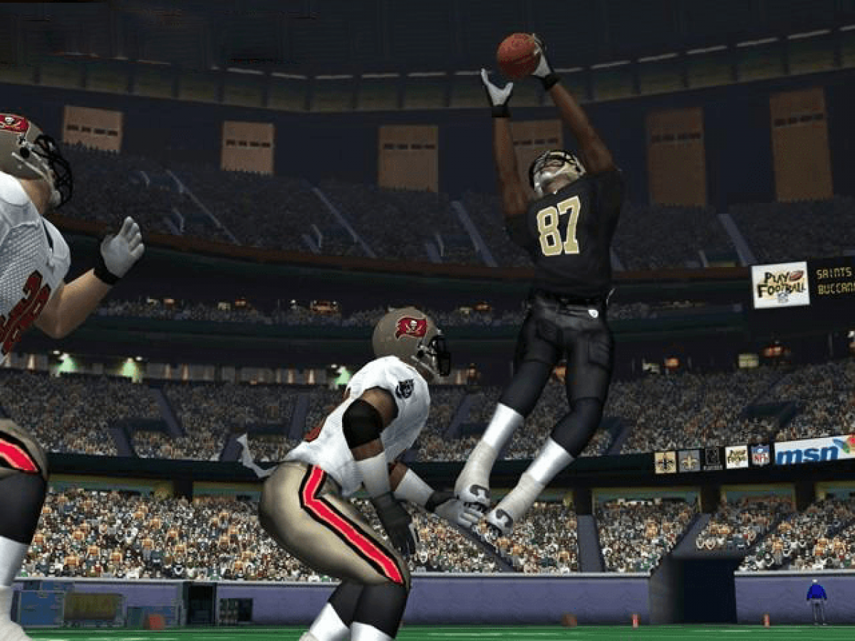 NFL Fever 2004 for Xbox with official NFL branding and team visuals ganeplay