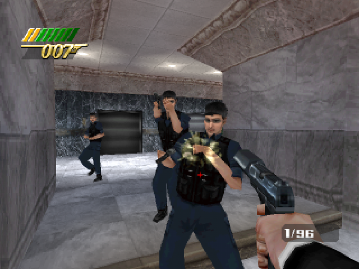 007: The World is Not Enough game play image for PlayStation 1 (PS1) retro James Bond video game