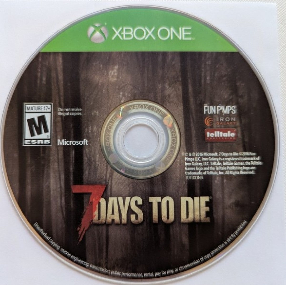 7 Days to Die disc for Xbox One (XONE) survival horror crafting video game