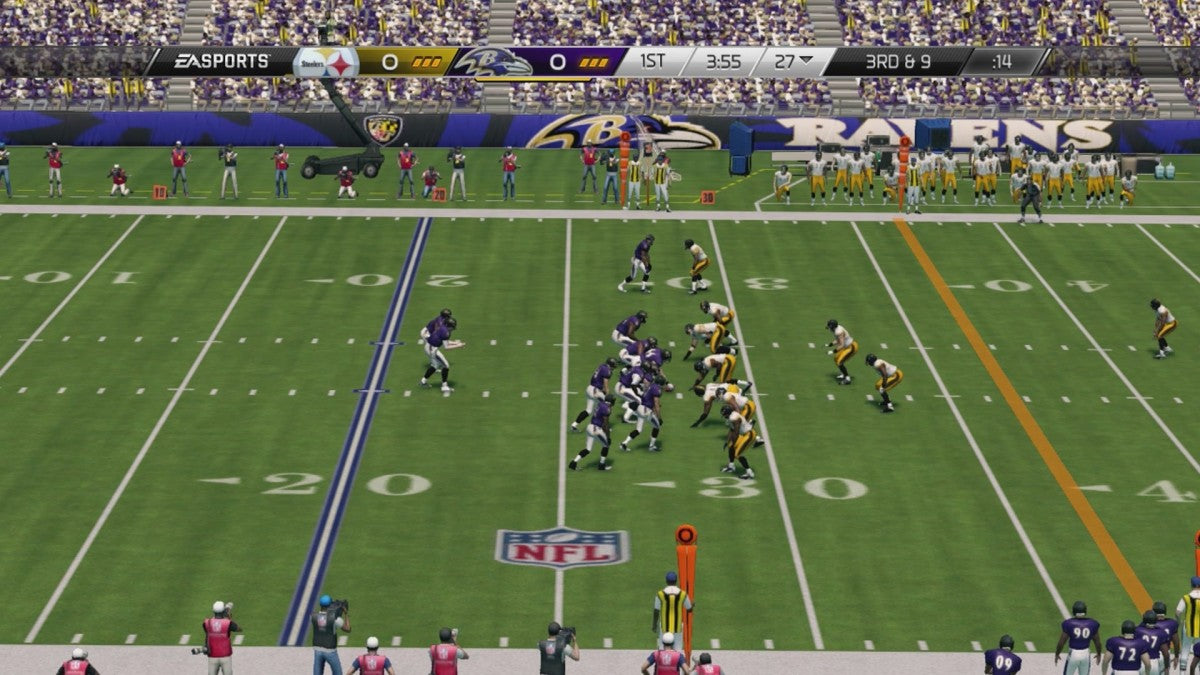 Madden NFL 25 gameplay for Xbox 360 (X360) sports football video game