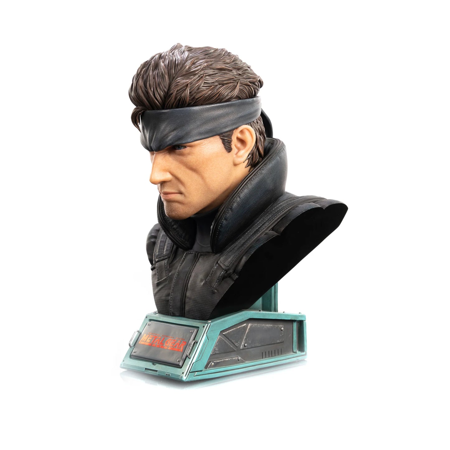 Solid Snake Grand Scale Bust 12" Premium Resin Statue – Figure, front angle view